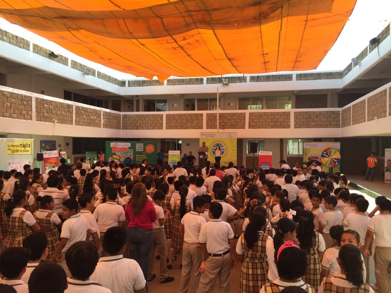 Feria de la Educación Financiera Aprende y Crece con Banco Azteca